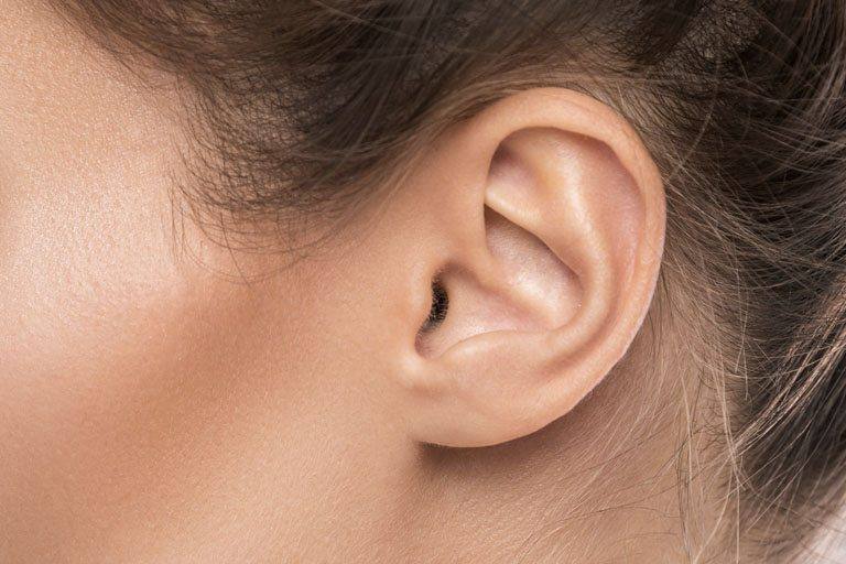 Lóbulos de la oreja: ¿pueden corregirse? Clínica Fernández, tu clínica de medicina estética en Asturias.
